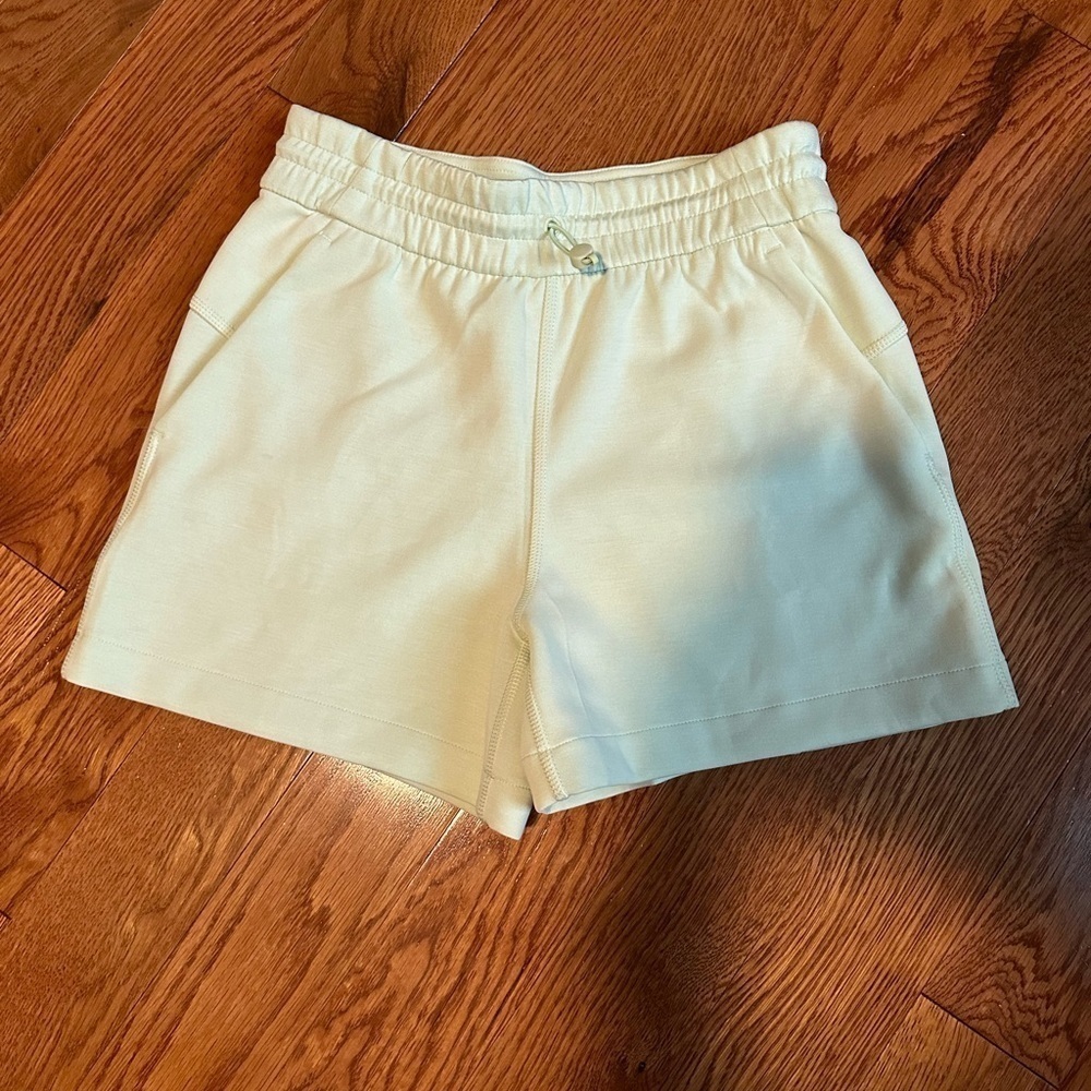 Lululemon softstreme short